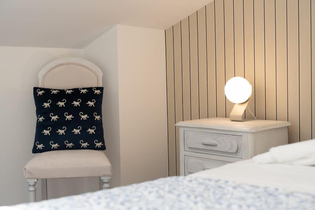 Sunset Terrace - Beachfront Apartment With Private Parking Nazaré Esterno foto