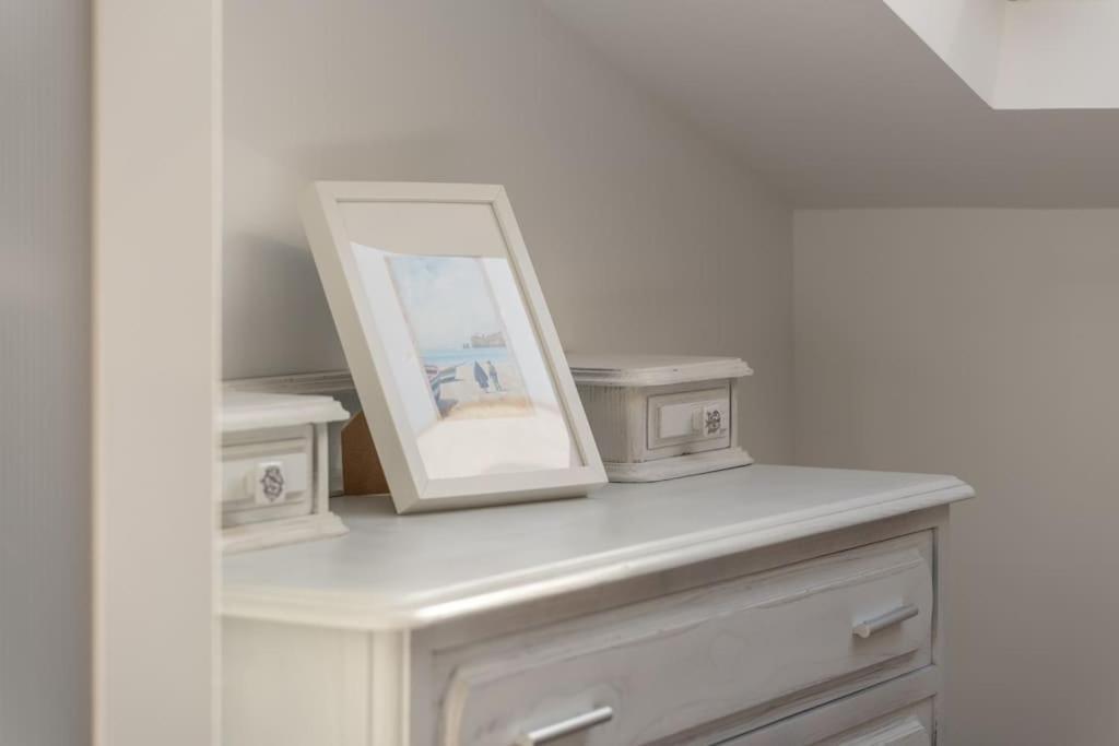 Sunset Terrace - Beachfront Apartment With Private Parking Nazaré Esterno foto