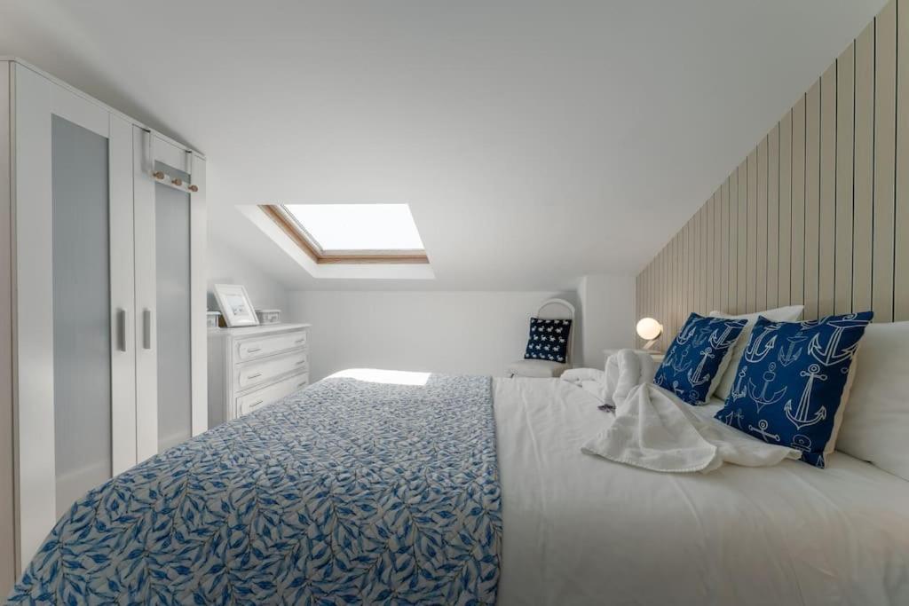 Sunset Terrace - Beachfront Apartment With Private Parking Nazaré Esterno foto